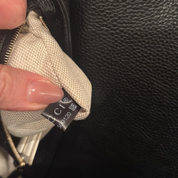Brand new. Leather Black Gucci bag. It is a shoulder/crossbody with chain strap - Picture 8 of 11